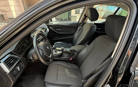 BMW 3 серия, 2018 год, 3 050 000 рублей, 15 фотография