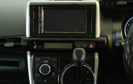 Toyota Wish II, 2012 год, 1 299 000 рублей, 14 фотография