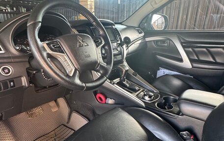 Mitsubishi Pajero Sport III рестайлинг, 2018 год, 2 900 000 рублей, 7 фотография