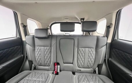 Mitsubishi Outlander III рестайлинг 3, 2022 год, 2 365 000 рублей, 9 фотография