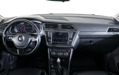 Volkswagen Tiguan II, 2017 год, 2 299 000 рублей, 13 фотография