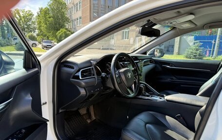 Toyota Camry, 2019 год, 2 090 000 рублей, 9 фотография