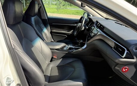 Toyota Camry, 2019 год, 2 090 000 рублей, 12 фотография