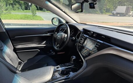 Toyota Camry, 2019 год, 2 090 000 рублей, 13 фотография