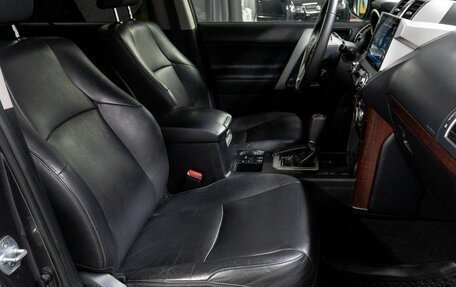 Toyota Land Cruiser Prado 150 рестайлинг 2, 2017 год, 4 349 000 рублей, 18 фотография