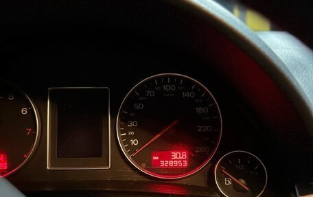 Audi A4, 2002 год, 900 000 рублей, 15 фотография