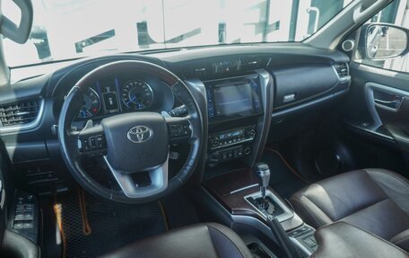 Toyota Fortuner II, 2018 год, 3 465 000 рублей, 10 фотография