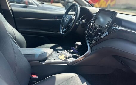 Toyota Camry, 2021 год, 2 950 000 рублей, 7 фотография