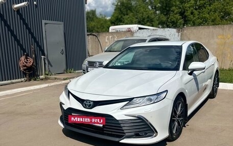 Toyota Camry, 2021 год, 2 950 000 рублей, 2 фотография