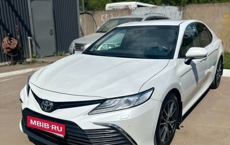 Toyota Camry, 2021 год, 2 950 000 рублей, 3 фотография