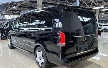 Mercedes-Benz V-Класс, 2025 год, 7 938 000 рублей, 2 фотография