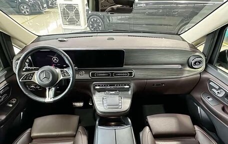 Mercedes-Benz V-Класс, 2025 год, 7 938 000 рублей, 3 фотография