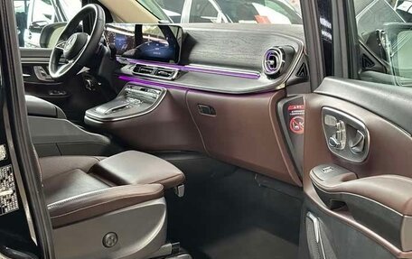Mercedes-Benz V-Класс, 2025 год, 7 938 000 рублей, 10 фотография