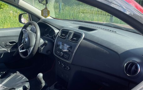 Renault Logan II, 2020 год, 800 000 рублей, 3 фотография