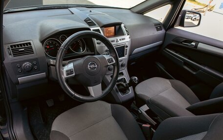 Opel Zafira B, 2013 год, 995 000 рублей, 13 фотография
