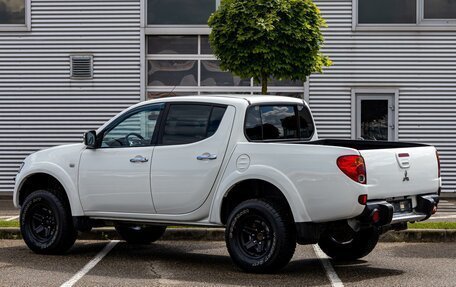 Mitsubishi L200 IV рестайлинг, 2011 год, 1 095 000 рублей, 4 фотография