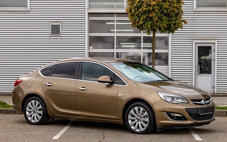 Opel Astra J, 2013 год, 895 000 рублей, 3 фотография