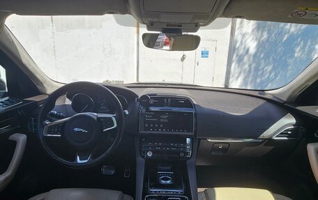 Jaguar F-Pace, 2019 год, 2 780 000 рублей, 10 фотография