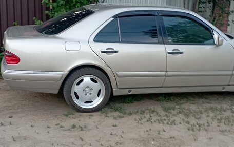 Mercedes-Benz E-Класс, 1998 год, 650 000 рублей, 5 фотография