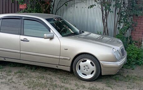 Mercedes-Benz E-Класс, 1998 год, 650 000 рублей, 2 фотография