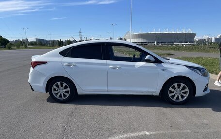 Hyundai Solaris II рестайлинг, 2019 год, 900 000 рублей, 2 фотография