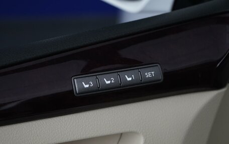 Lexus LX III, 2010 год, 3 049 046 рублей, 19 фотография