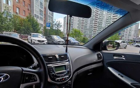 Hyundai Solaris II рестайлинг, 2012 год, 830 000 рублей, 5 фотография
