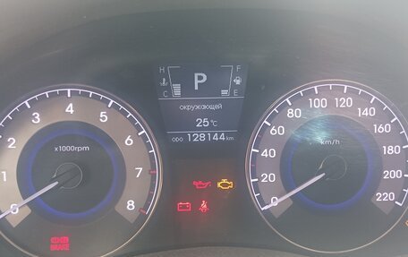Hyundai Solaris II рестайлинг, 2012 год, 830 000 рублей, 15 фотография