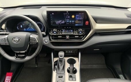 Toyota Highlander, 2025 год, 4 892 000 рублей, 8 фотография