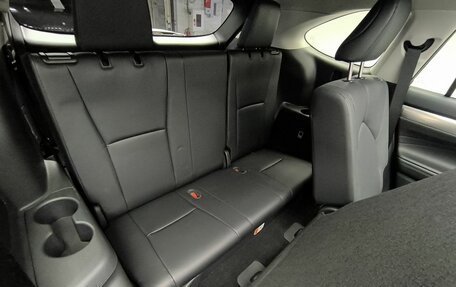 Toyota Highlander, 2025 год, 4 892 000 рублей, 29 фотография