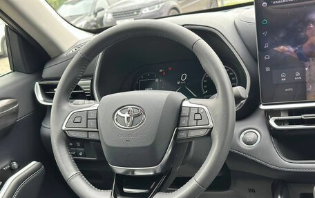 Toyota Highlander, 2026 год, 5 125 000 рублей, 24 фотография