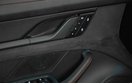 Porsche Taycan I, 2023 год, 12 000 000 рублей, 9 фотография