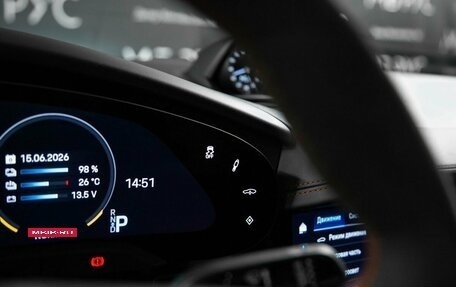 Porsche Taycan I, 2023 год, 12 000 000 рублей, 17 фотография