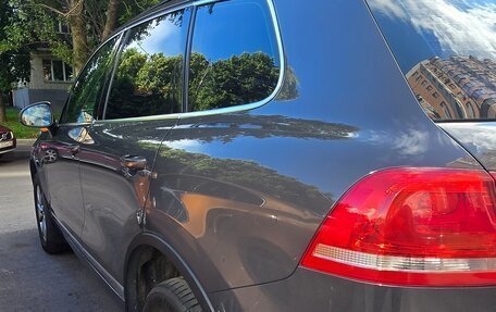 Volkswagen Touareg III, 2011 год, 2 220 000 рублей, 7 фотография