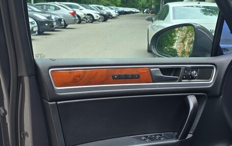 Volkswagen Touareg III, 2011 год, 2 220 000 рублей, 13 фотография