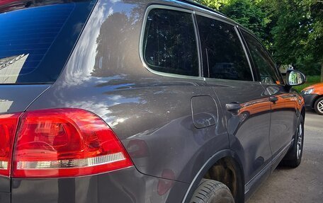 Volkswagen Touareg III, 2011 год, 2 220 000 рублей, 8 фотография