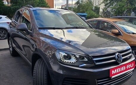 Volkswagen Touareg III, 2011 год, 2 220 000 рублей, 2 фотография