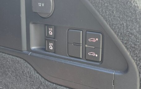 Volkswagen Touareg III, 2011 год, 2 220 000 рублей, 30 фотография