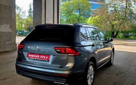Volkswagen Tiguan II, 2017 год, 1 900 000 рублей, 3 фотография