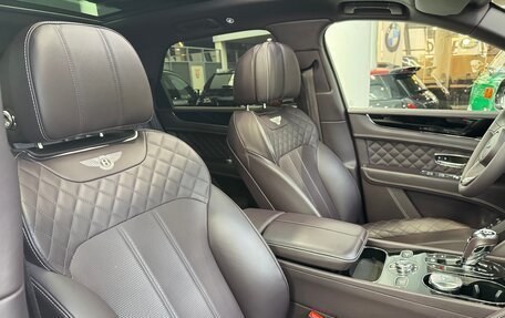 Bentley Bentayga I, 2016 год, 8 300 000 рублей, 26 фотография