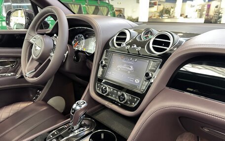 Bentley Bentayga I, 2016 год, 8 300 000 рублей, 25 фотография