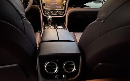 Bentley Bentayga I, 2016 год, 8 300 000 рублей, 39 фотография