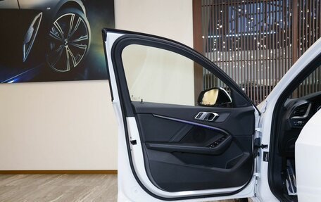 BMW 1 серия, 2021 год, 2 950 000 рублей, 12 фотография