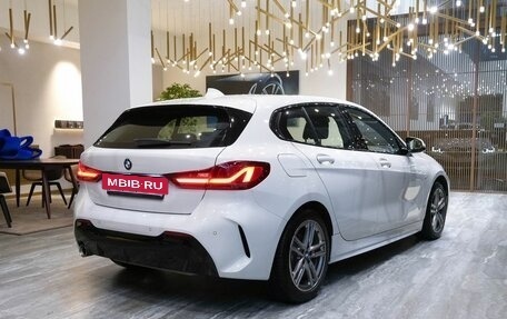 BMW 1 серия, 2021 год, 2 950 000 рублей, 9 фотография
