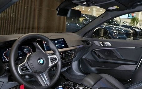 BMW 1 серия, 2021 год, 2 950 000 рублей, 19 фотография