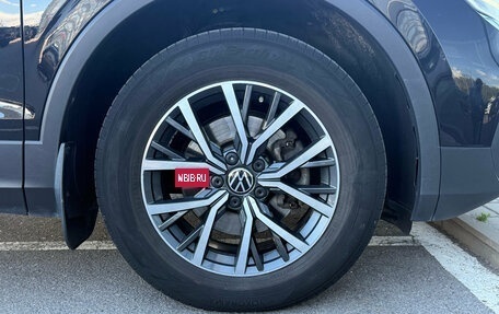 Volkswagen Tiguan II, 2021 год, 2 665 000 рублей, 20 фотография
