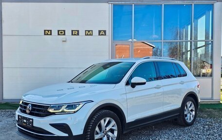 Volkswagen Tiguan II, 2021 год, 3 400 000 рублей, 3 фотография