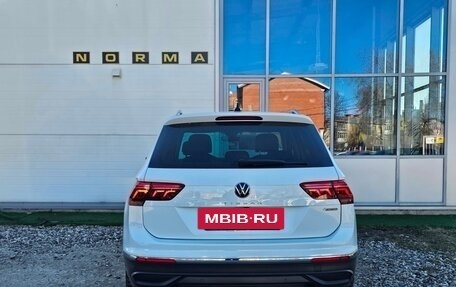 Volkswagen Tiguan II, 2021 год, 3 400 000 рублей, 5 фотография