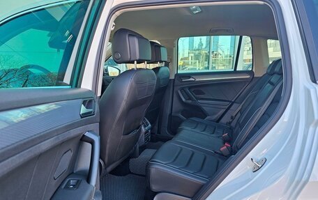 Volkswagen Tiguan II, 2021 год, 3 400 000 рублей, 17 фотография