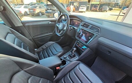 Volkswagen Tiguan II, 2021 год, 3 400 000 рублей, 22 фотография